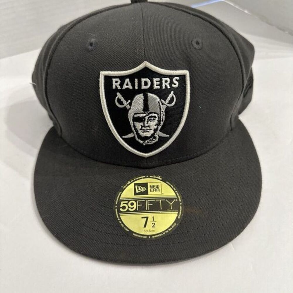 Raiders NFL New Era Fitted 59 Fifty Size 7  1/2 Hat Grey‎